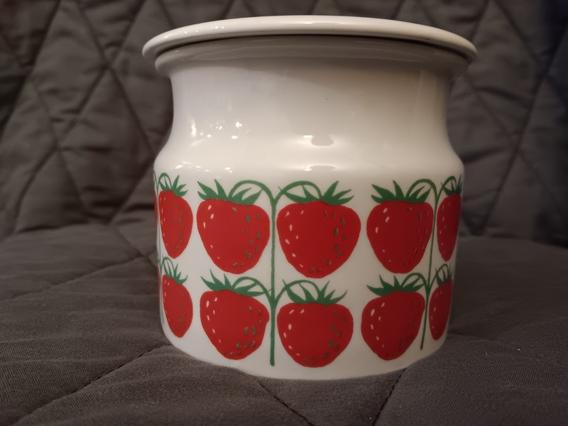 Arabia Finland vintage Pomona Strawberry Jelly Jar Jam Pot w/ Lid MCM