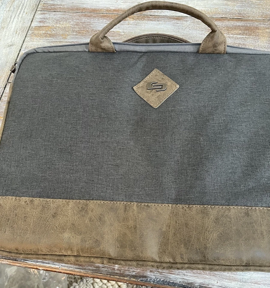 SOLO Maletín para Laptop 16” Diseñado en Gris Nueva York con Acentos de Cuero Marrón Nuevo Foto 3 de 4