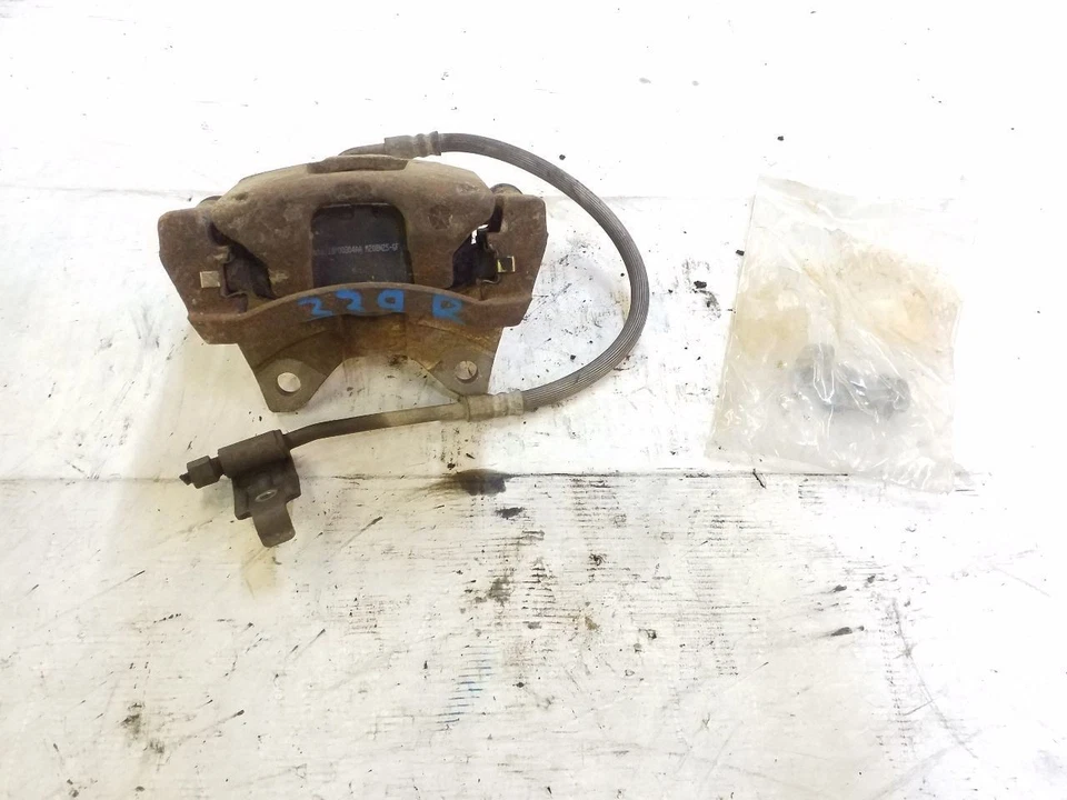 Pinza de freno trasera derecha pasajero con soporte | Se adapta a Jeep Wrangler 2007-2018 Foto 3 de 4