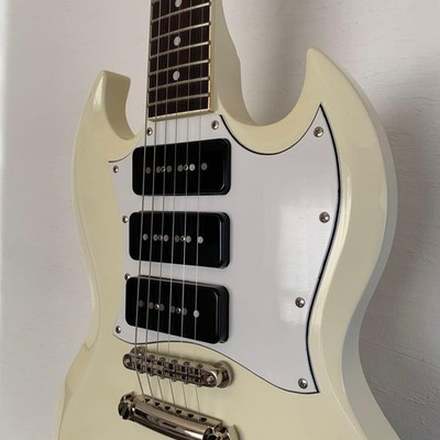 GRECO SG 1982年製　ホワイト　ジャパンビンテージ　美品 Greco Flying V Type 1982年製 レストア ②After | Heavy Gauge Guitars
