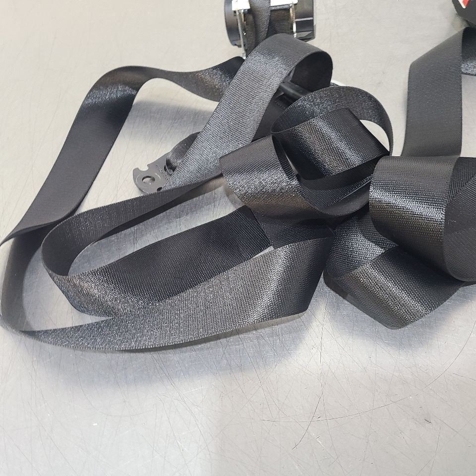 22 2022 MASERATI LEVANTE REAR SEAT BELT RETRACTOR SET BLACK 