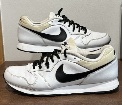 NIKE MD DISCOUNT RUNNER 2 WIT Sz 10 