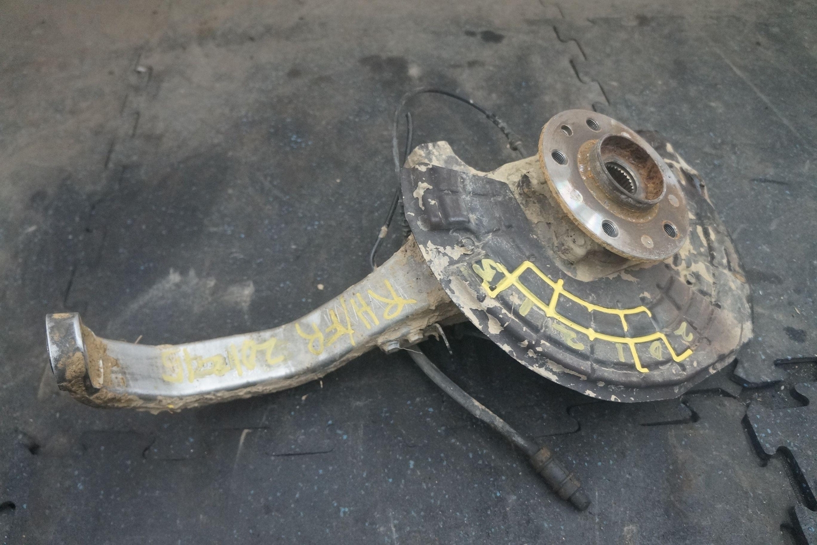 Front Suspension Right Spindle Knuckle Hub Awd 670004762 Oem Maserati Ghibli 15