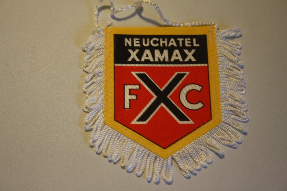 Fanion Vintage Neuchâtel Xamax - Suisse - Petit Pennant Wimpel