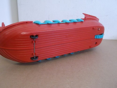 VINTAGE RENWAL RED PLASTIC VIKING SAILING OAR ROWING POWERED DRAGON SHIP 245 - Picture 8 of 19