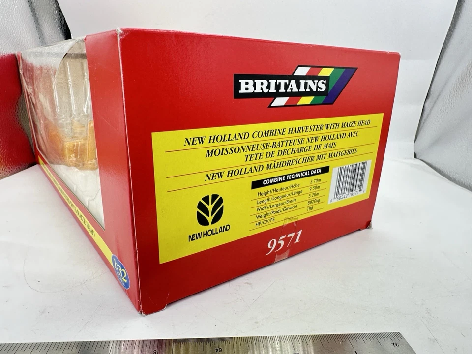 BRITAINS 9571 NEW HOLLAND TR85 COMBINE HARVESTER 1:32 MODEL BOXED MINT - Image 4 of 4