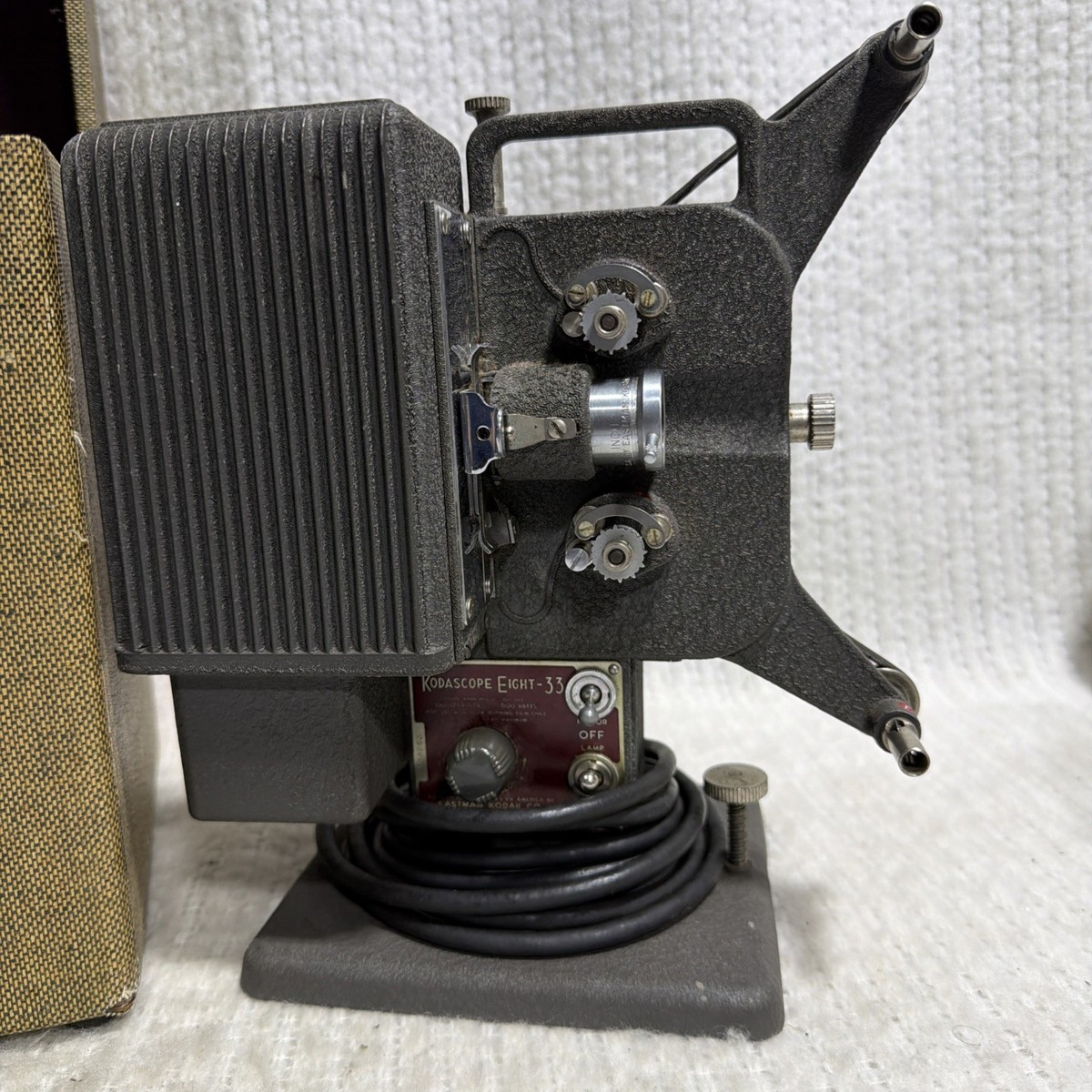 Eastman Kodak Co. 8mm Kodascope Eight Model 33 Movie Projector W