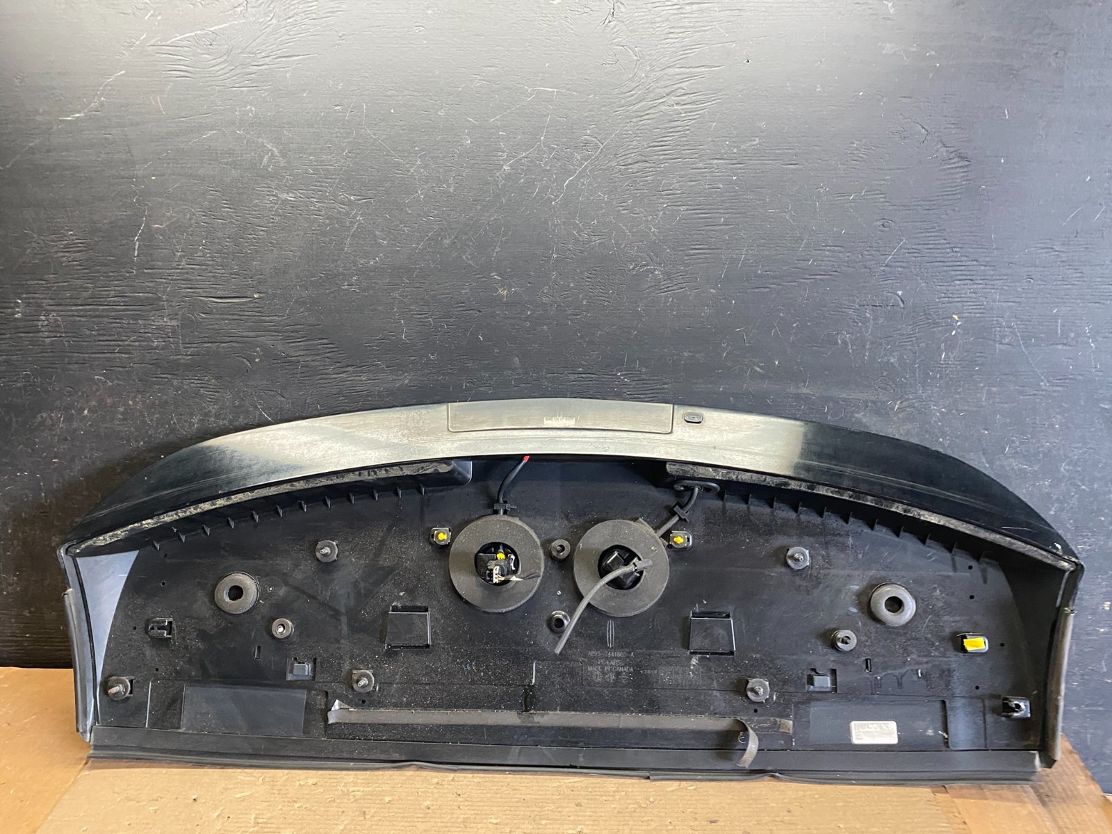 2010 to 2019 Lincoln Mkt Rear Trunk Lid Spoiler Lift Gate OEM S1526 DG