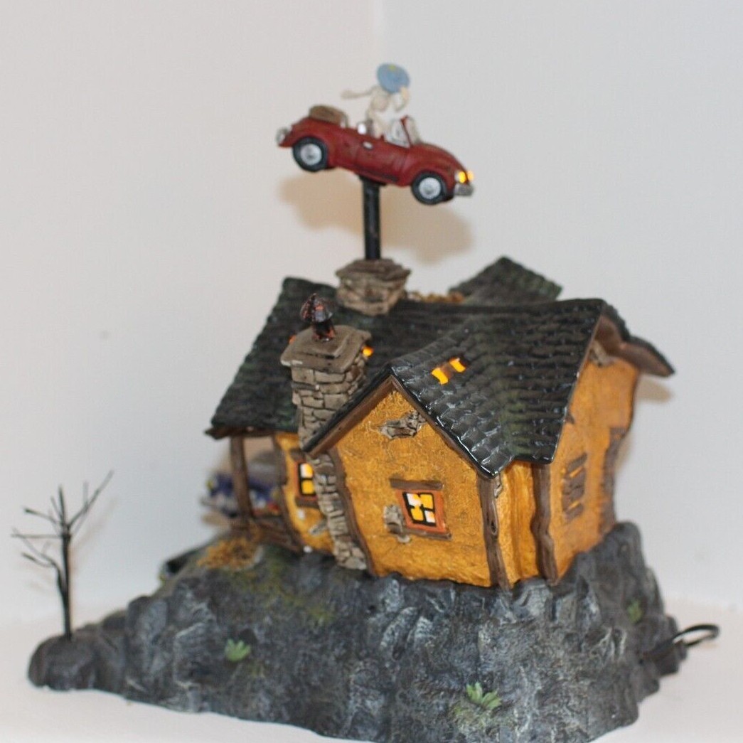 Dept 56 Halloween 'Rusty's Used Cars' Lit House 808965 - Picture 9 of 10
