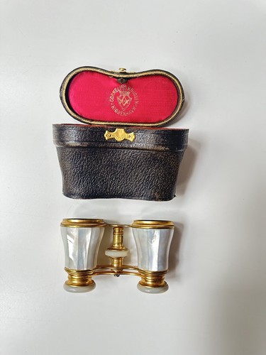 Antique Cornelius Knudsen Kiobenhavn mother-of-pearl opera or theatre binoculars - Picture 2 of 15