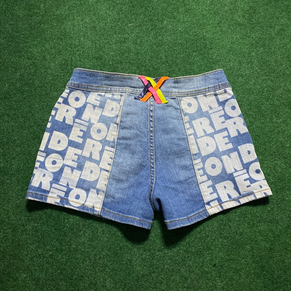 Pantalones cortos de mezclilla para mujer Dereon con estampado blanqueador lavado medio 3/4 Foto 3 de 4