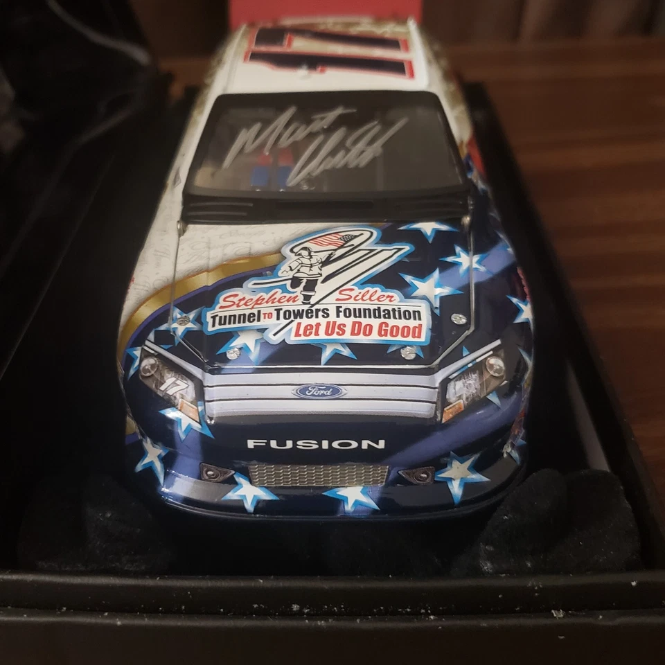 Matt Kenseth-Jack Roush Ford 2012 Fundación Stephen Siller Elite doble autógrafo Foto 2 de 4
