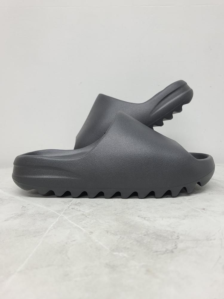 靴 adidas YEEZY SLIDE Onyx 275 adidas YEEZY Slide 'Onyx' – Funky Insole