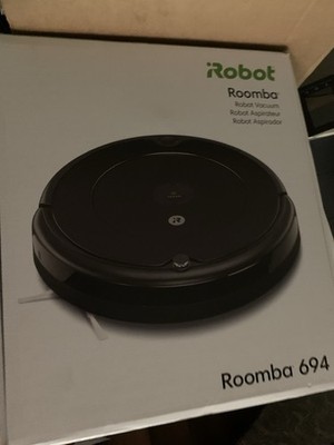 iRobot Roomba 694 Wi-Fi Connected Robot Vacuum Pre-owned Clean