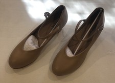 Size 8.5 Women  s Capezio Tap Jr Footlight Color Carmel