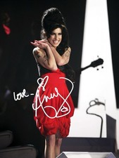 Amy Winehouse Signed Autograph 6X4 PHOTO Pre Print Music