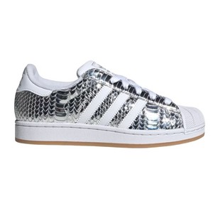 adidas gazelle silver green womens adidas Originals Samba OG Sneaker in BLACK. Size 6