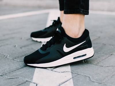 nike air max zero essential schwarz