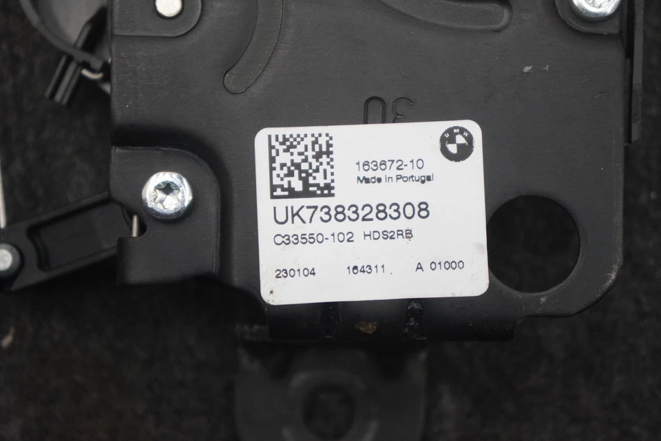 Motor actuador bloqueo cierre tapa maletero trasero 51247383283 BMW M240i 230i G42 2022-23 Foto 4 de 4