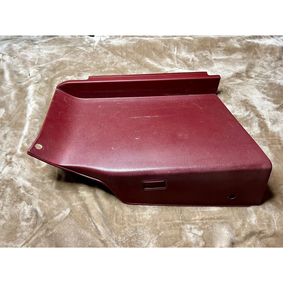 Nissan 300zx 1984-1986 OE rojo escotilla lateral del pasajero trasero panel de cubierta de neumático de repuesto Foto 2 de 4