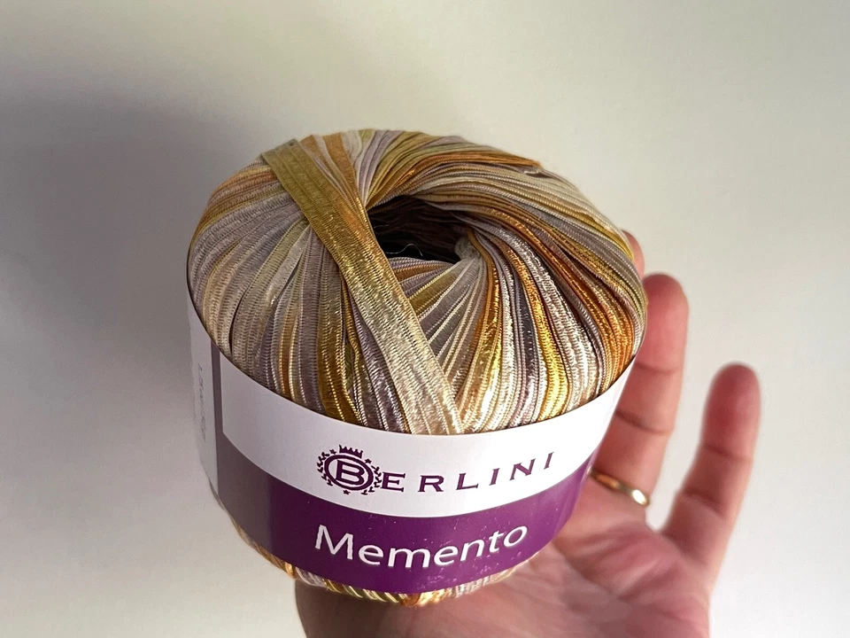 Memento - Fio de fita Berlini #66 Gold Rush 50 gramas 88 jardas 3/8" largura +/- - Imagem 2 de 4