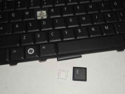 SINGLE KEY CAP+PLASTIC CLIP FOR DELL STUDIO 1735 FROM F484C MODEL LNB01