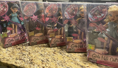 Bratz Girls Nite Out 2004 Jade, Cloe, Yasmin,Sasha, Dana FULL SET 5 NIB