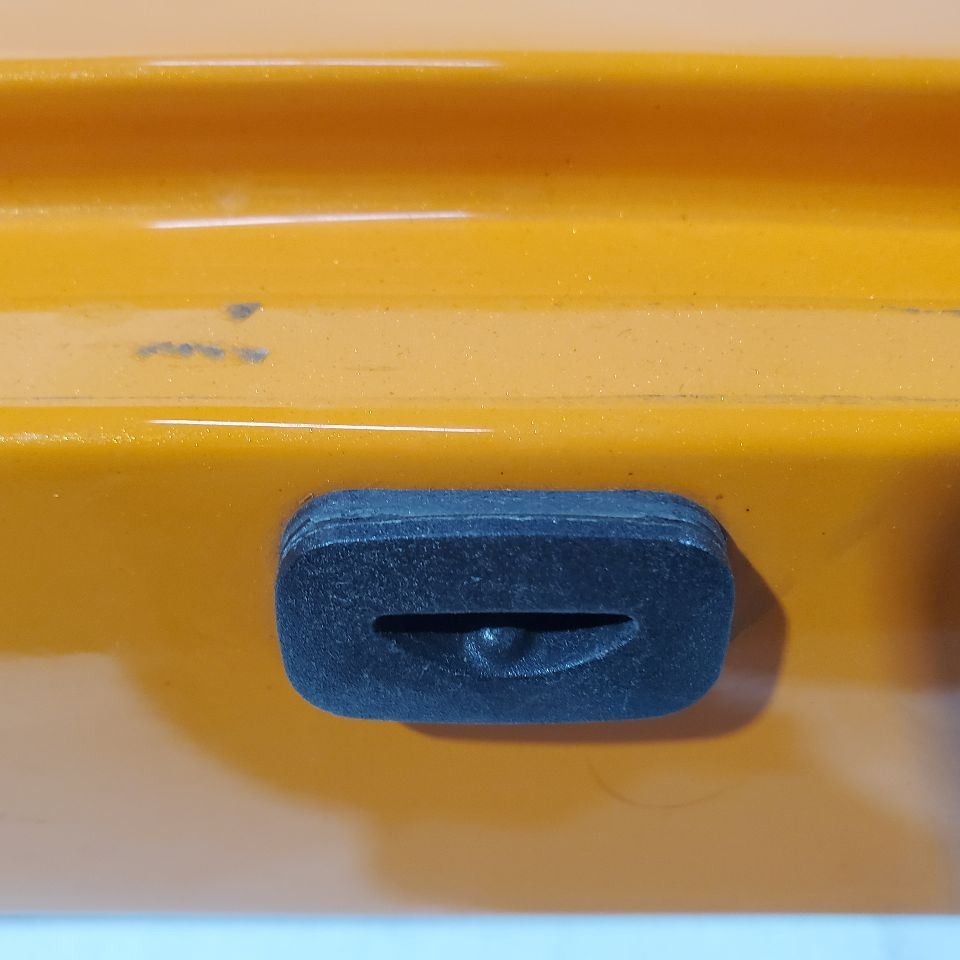 2005 Lotus Elise OEM Roof Panel Has Damage 