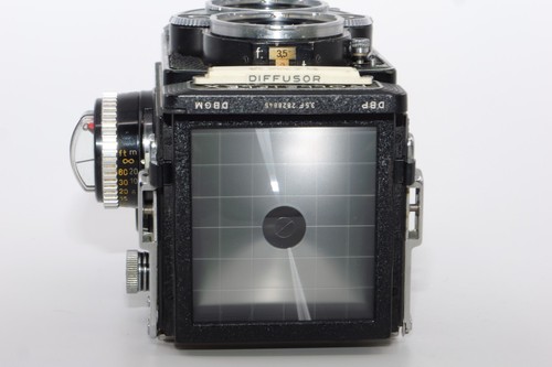 Rolleiflex 3.5F 6x6cm TLR Film Camera. Zeiss Planar 75mm f3.5 Lens. Case. Hood. - Picture 13 of 22