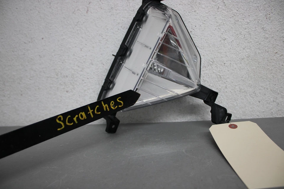 2019 2020 2021 2022 HYUNDAI ELANTRA RIGHT TURN SIGNAL LIGHT - Image 3 of 4