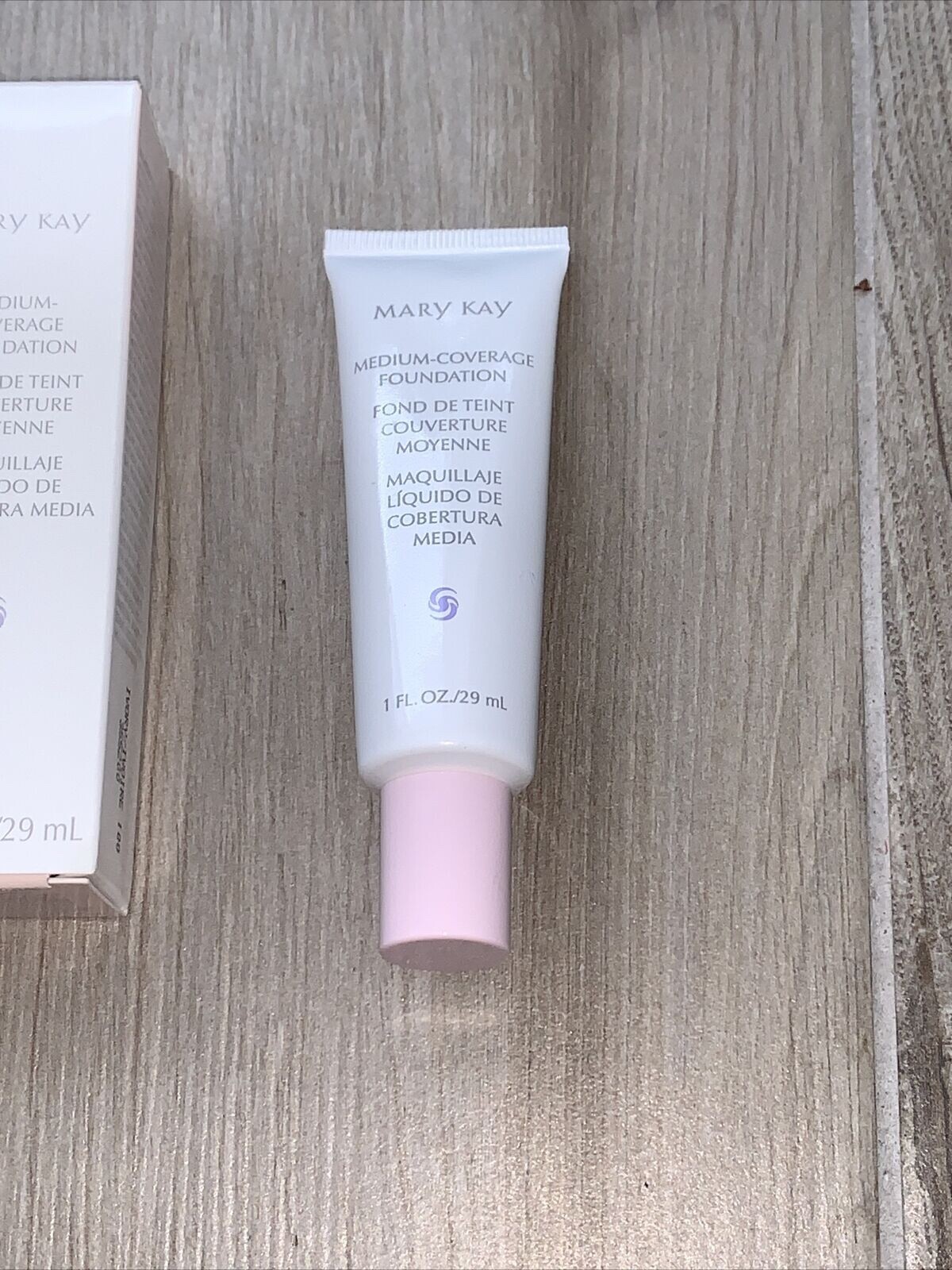 Mary Kay Medium Coverage Foundation BEIGE 304  PINK Cap NEW N to O Discontinued