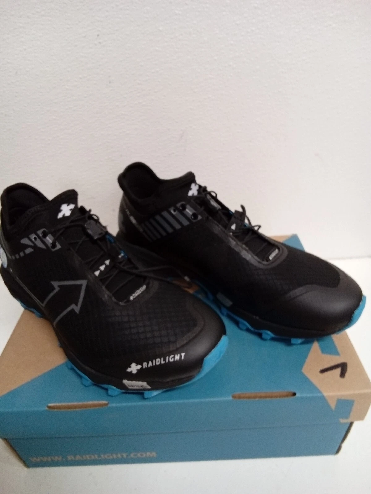 RaidLight Revolutiv Mens Trail Running Shoes Black/blue size 7.5 #2m4