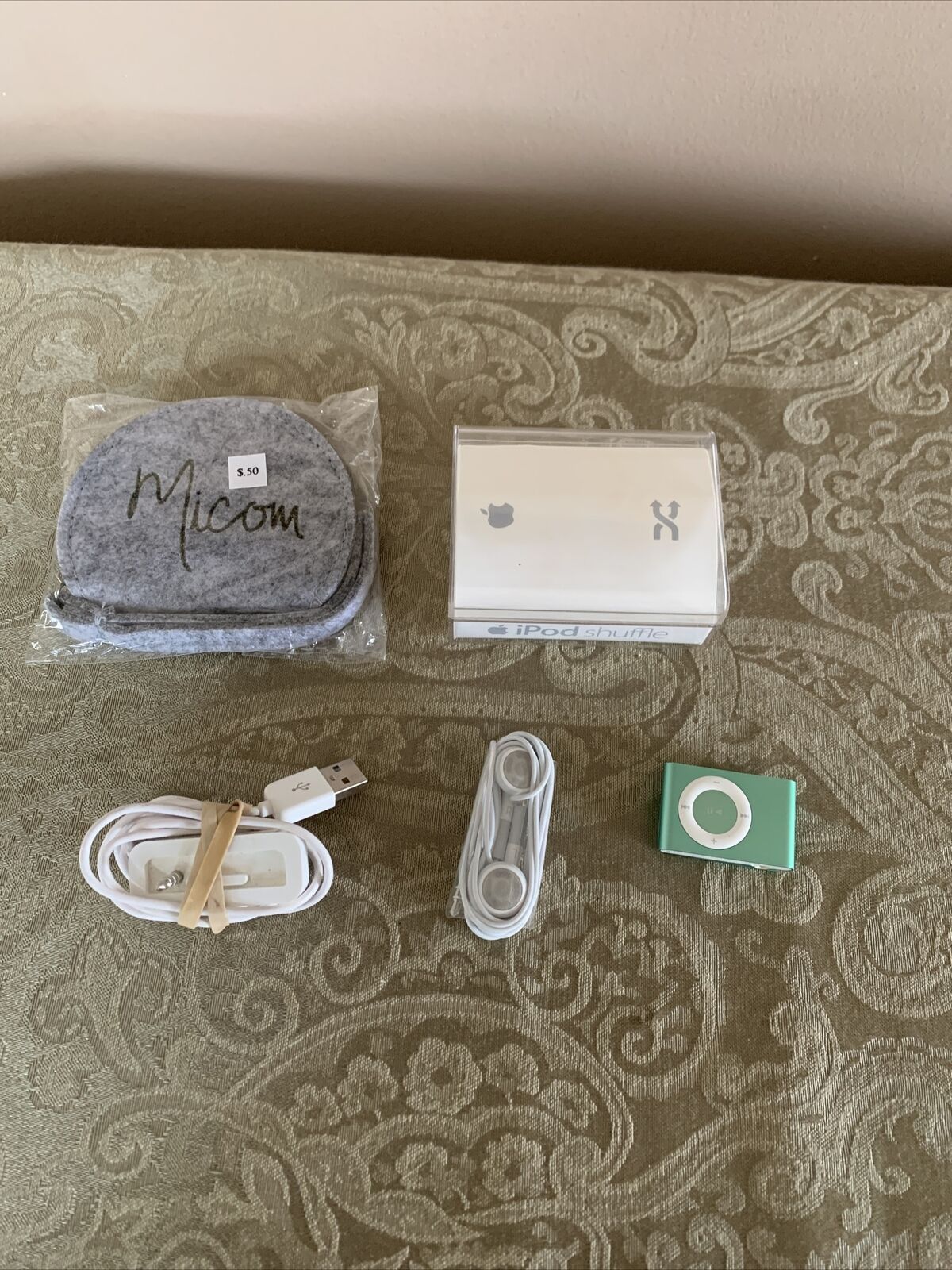 New Orleans Mall Product iPod Shuffle Metallic Green Complete M Earphones Case Original