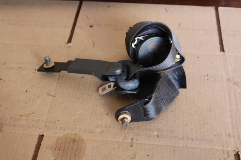 2000 2001 2002 LAND ROVER DISCOVERY RIGHT PASSENGER REAR SEAT BELT DARK GRAY - Image 2 of 4