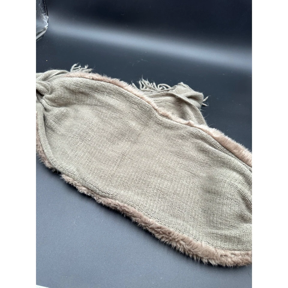 Charlie 人造毛皮领针织围巾 中性灰褐色 米色 包裹披肩 — 第 4/4 张图片