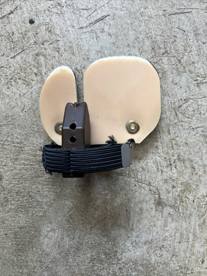 Saunders Pak Finter Tab Durable Slick  Brass  Brown Medium - Image 4 of 4