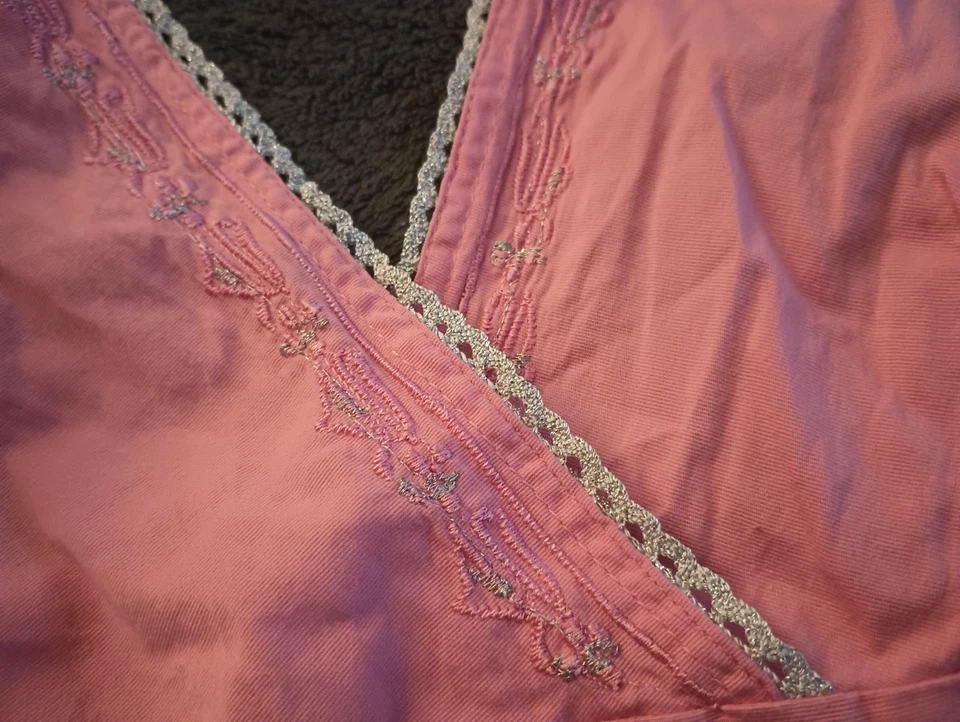 Top halter vintage Y2K años 2000 rosa encaje ribete Rue21 cremallera trasera talla pequeña Foto 4 de 4