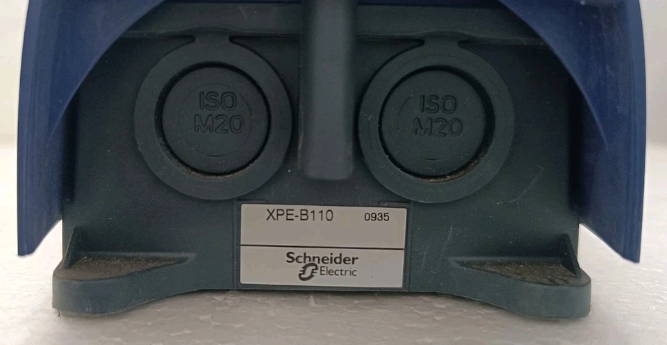 TELEMECANIQUE XPE-B110 FOOT CONTROL SWITCH AC15, 240V 3 AMP - Image 4 of 4