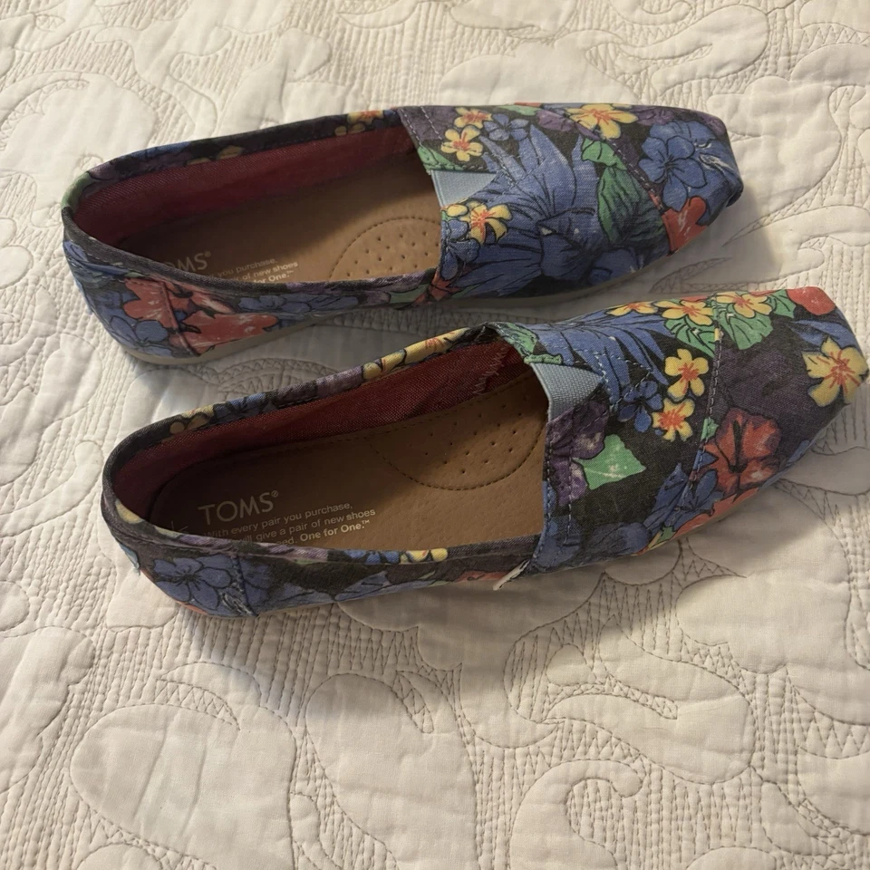 Zapatos sin cordones Tom’s para mujer talla 9 en diseño floral multicolor Foto 3 de 4