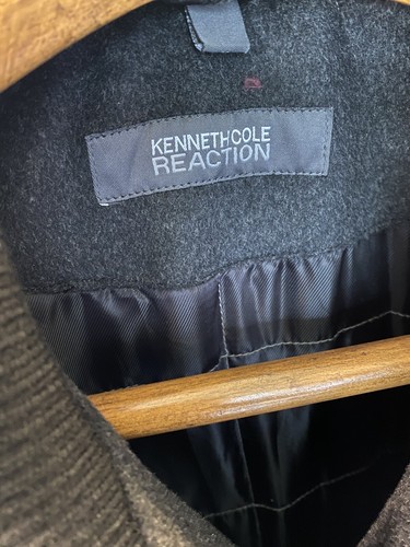 Keneneth Cole Reaction Mens Peacoat Buttons Size Medium Charcoal Gray NWT - Picture 3 of 6