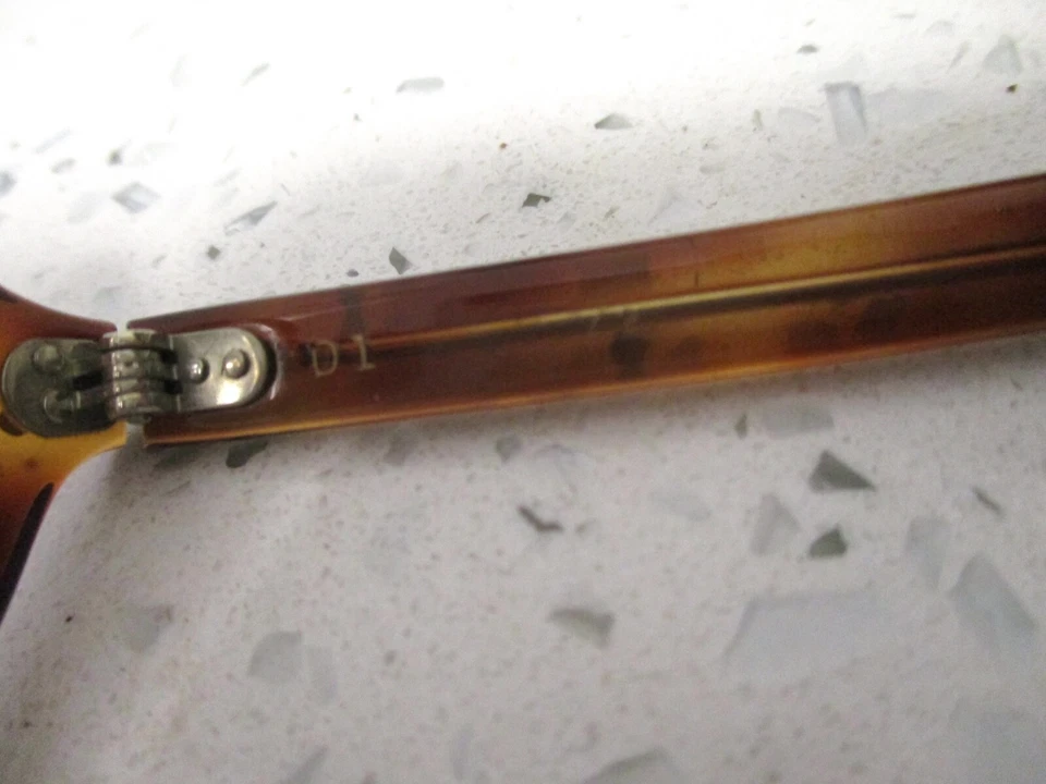 De De 5 1/2 Vintage Marrón Cuerno Ovalado Gafas de sol Monturas 48 20 145 Foto 4 de 4