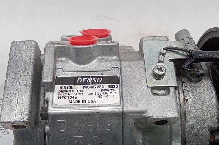 Compresor de aire acondicionado Toyota Corolla 2003-2008 Foto 2 de 4