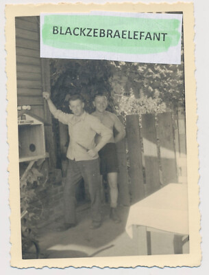 1055  Foto wk2   Deutscher Soldat mit STIEFEL Dolch Bayonet