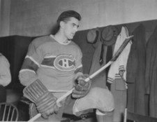 HOCKEY PHOTO PRINT MAURICE ROCKET RICHARD  LOCKER ROOM MONTREAL CANADIENS
