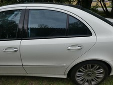 Mercedes E-Klasse W211 Limosine original T&uuml;r hinten links Calcit weiss 650 U
