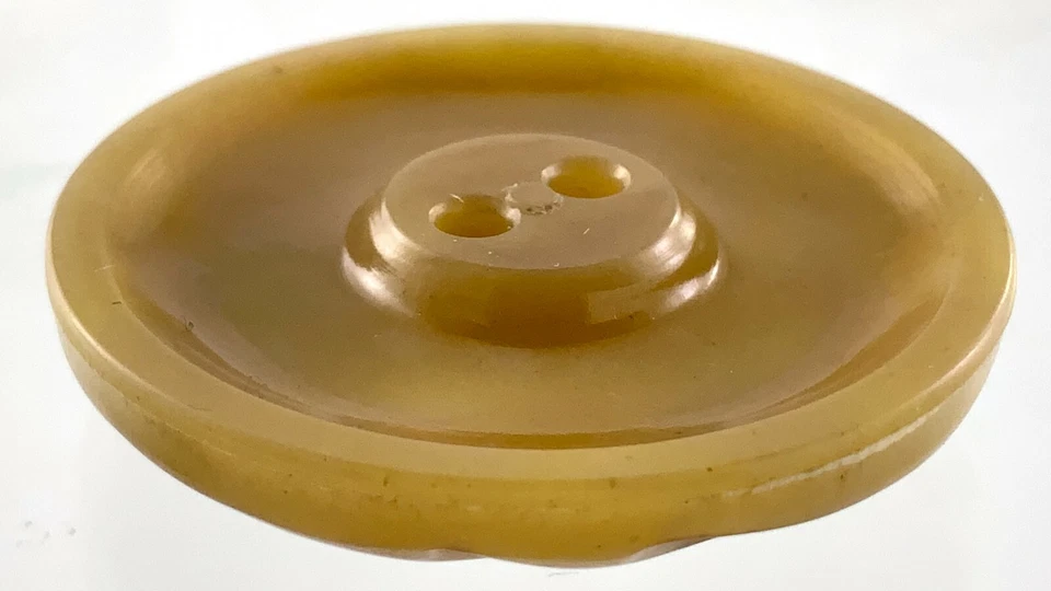 Vintage Molded Two-tone Plastic Garment Button Size 1.3in Design Pattern 941A - Image 4 of 4