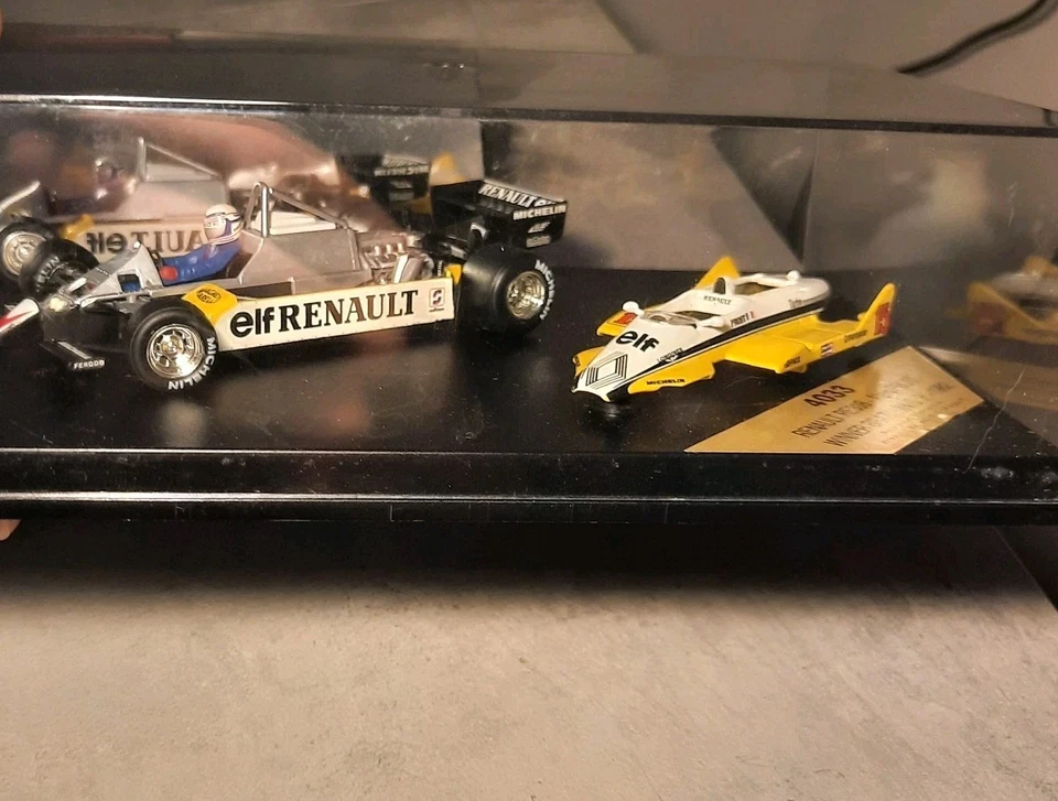 1/43 Quartzo F1 1982 Renault RE30B #15 Brazil Winner  Alain Prost #4033 BODY OFF - Immagine 3 di 4