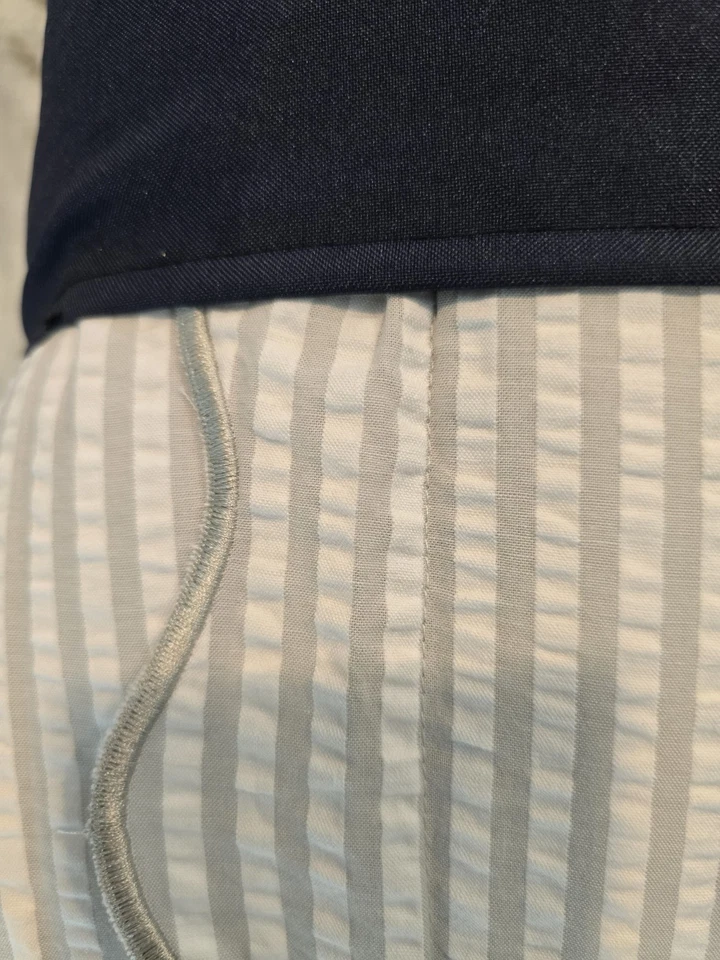 Juego de edredón a rayas salvia plateada Seersucker QUEEN/FL festoneado BROOKS BROTHERS Foto 3 de 4