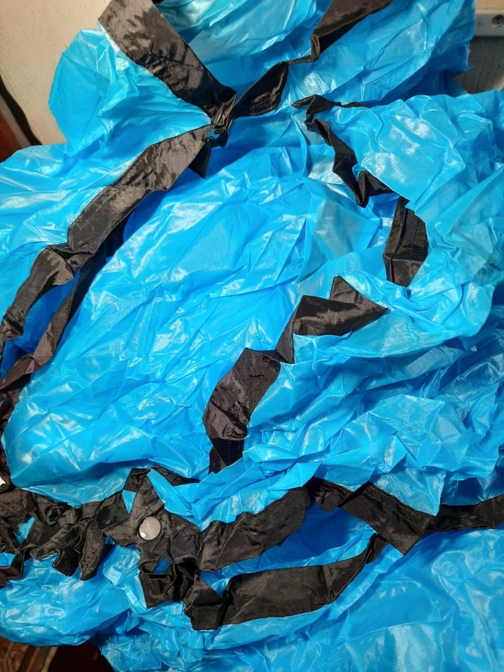 Poncho de lona Sea To Summit Ultra-Sil Nano 15D 57”x104” 8,1 oz azul Foto 4 de 4