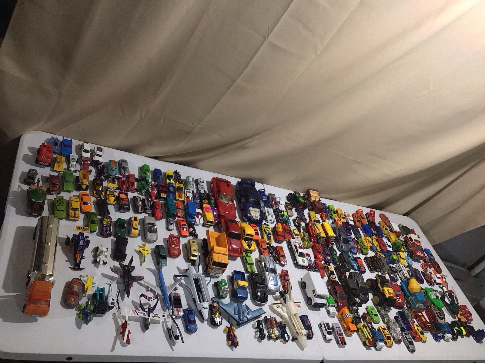 Vintage Diecast Cars Hot Wheels Matchbox Husky Maisto Road Champ Lot of 150+